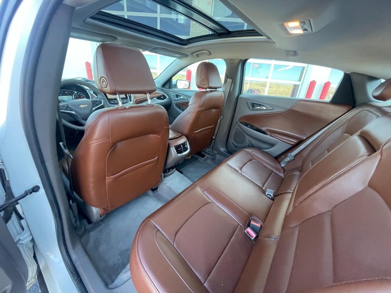 Chevrolet Malibu Vehicle Image 14