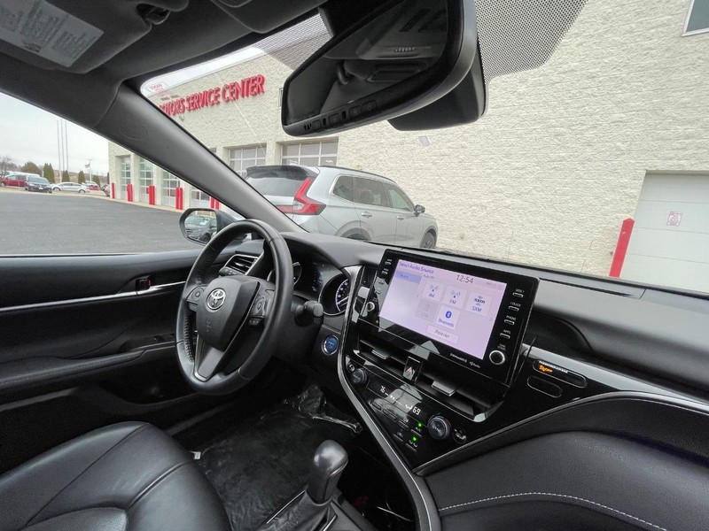 Toyota Camry Vehicle Image 03