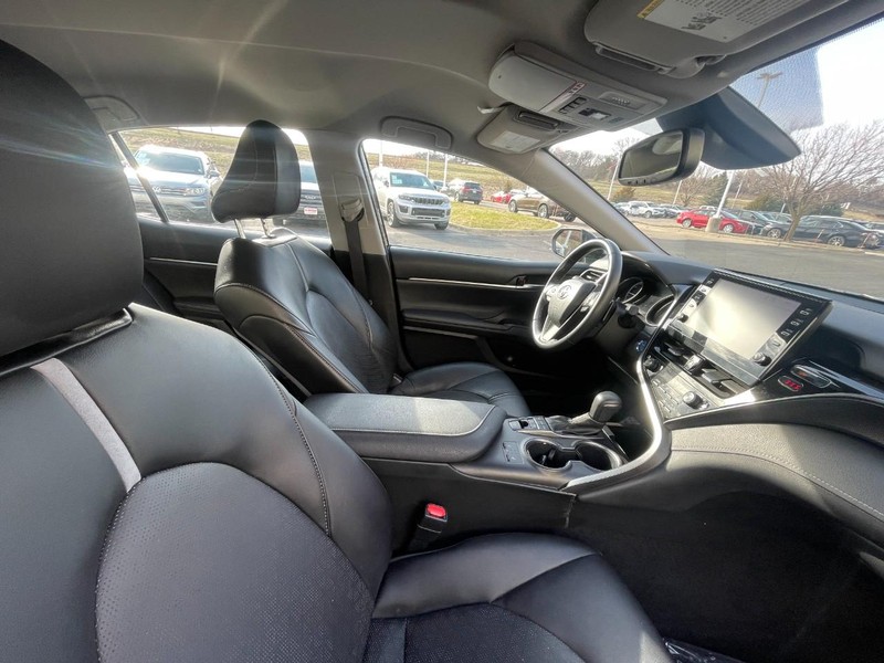 Toyota Camry Vehicle Image 06