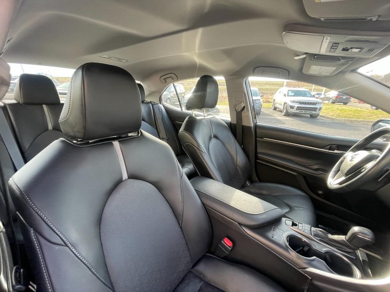 Toyota Camry Vehicle Image 07