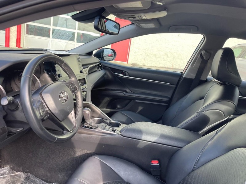 Toyota Camry Vehicle Image 13