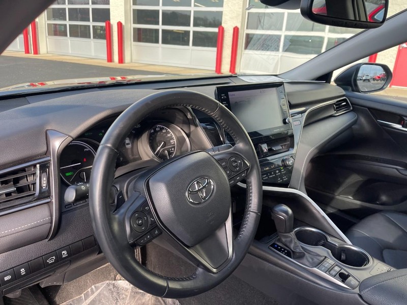 Toyota Camry Vehicle Image 14