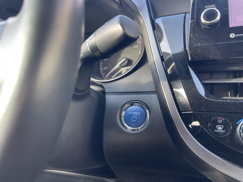 Toyota Camry Vehicle Image 18