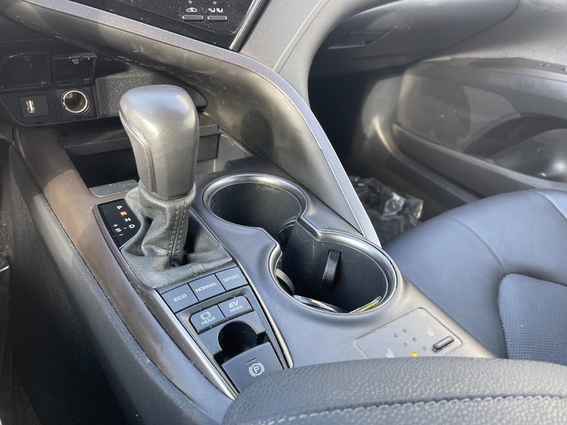 Toyota Camry Vehicle Image 21