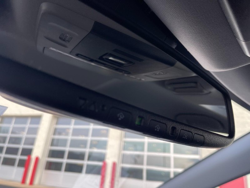 Toyota Camry Vehicle Image 23