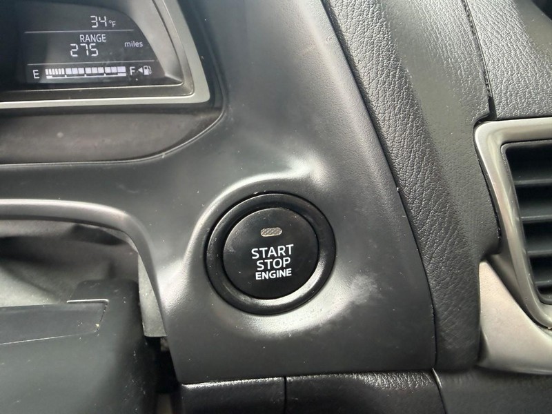 Mazda MAZDA3 4-Door Vehicle Image 31