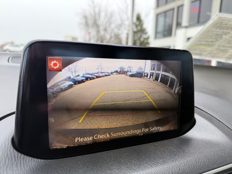 Mazda MAZDA3 4-Door Vehicle Image 33