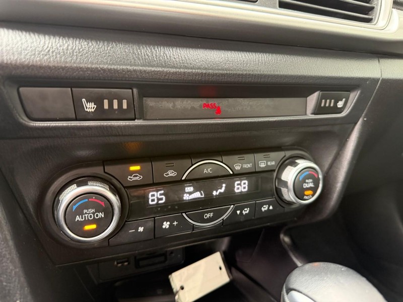 Mazda MAZDA3 4-Door Vehicle Image 34