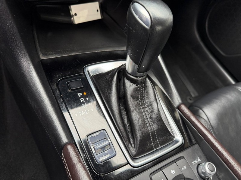 Mazda MAZDA3 4-Door Vehicle Image 35