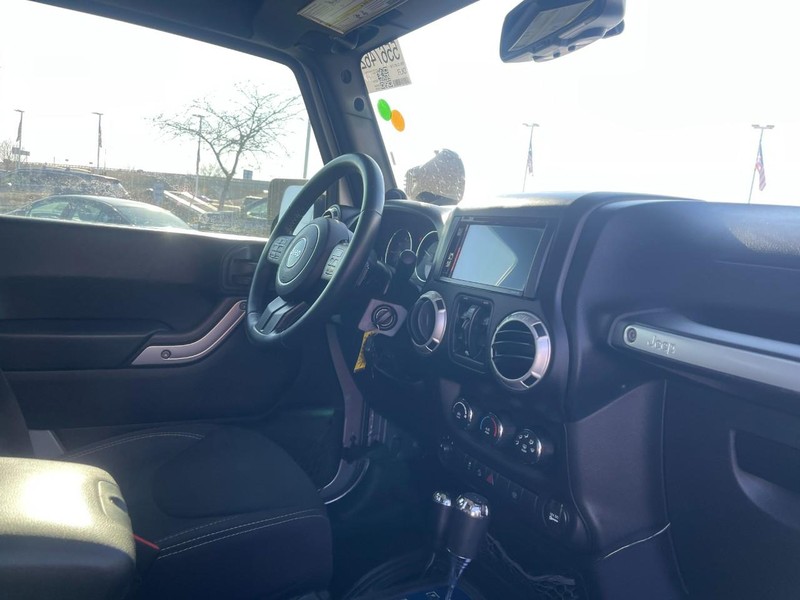 Jeep Wrangler Unlimited Vehicle Image 02