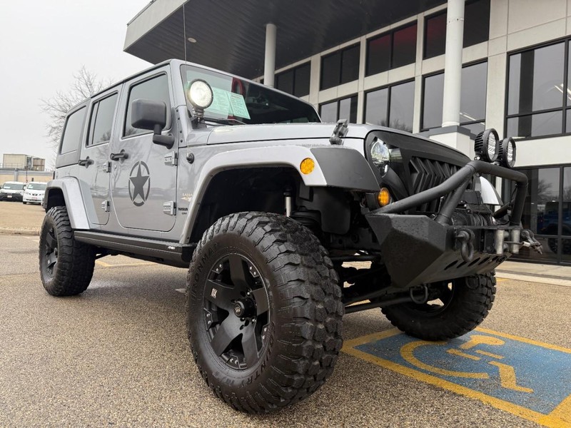 Jeep Wrangler Unlimited Vehicle Image 12