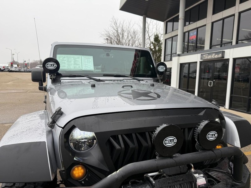 Jeep Wrangler Unlimited Vehicle Image 13