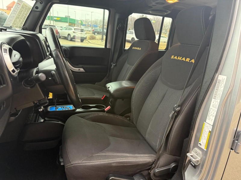 Jeep Wrangler Unlimited Vehicle Image 14