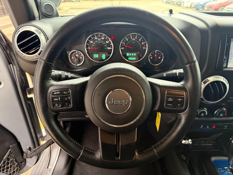 Jeep Wrangler Unlimited Vehicle Image 26