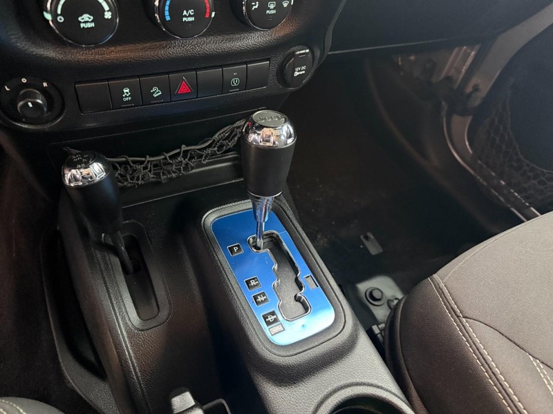 Jeep Wrangler Unlimited Vehicle Image 36