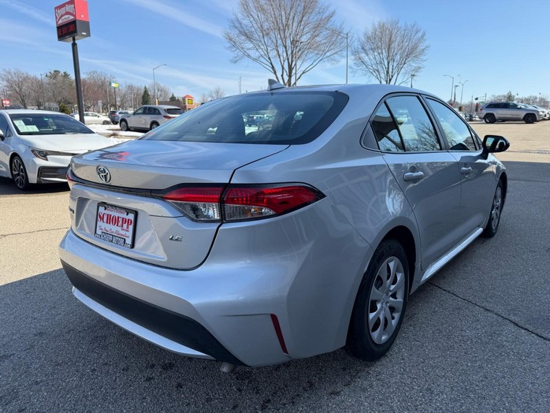 Toyota Corolla Vehicle Image 09