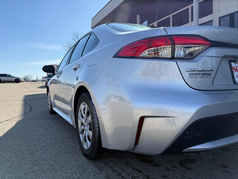 Toyota Corolla Vehicle Image 15