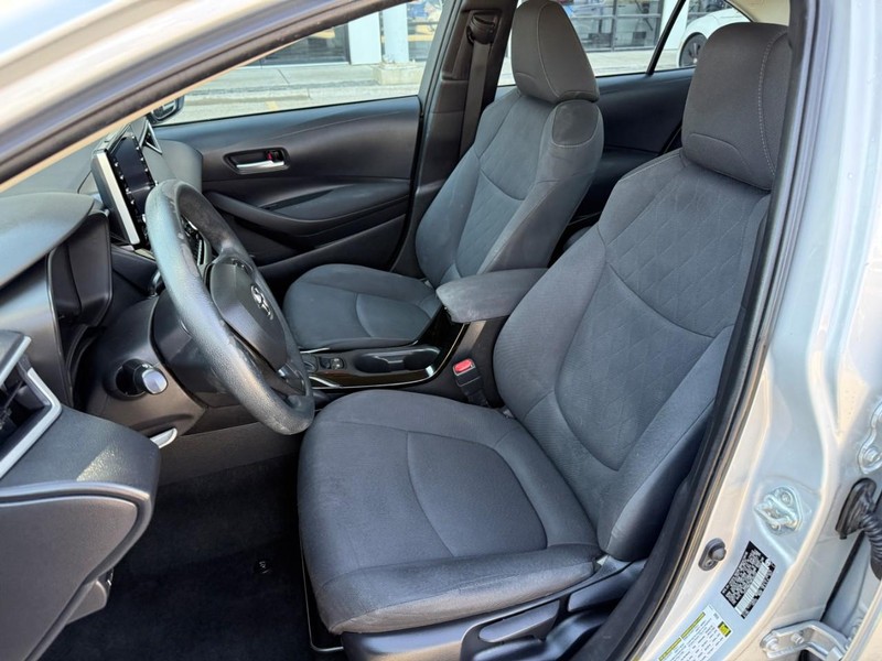 Toyota Corolla Vehicle Image 16