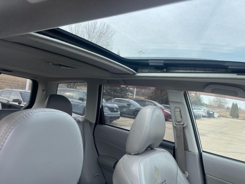 Subaru Forester Vehicle Image 03