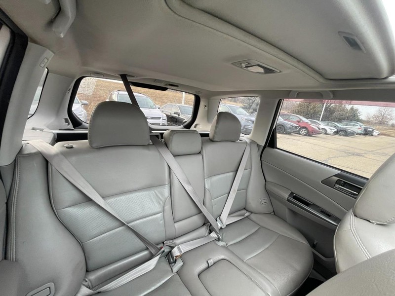 Subaru Forester Vehicle Image 05