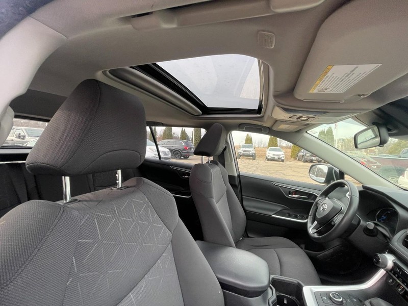 Toyota RAV4 Vehicle Image 03