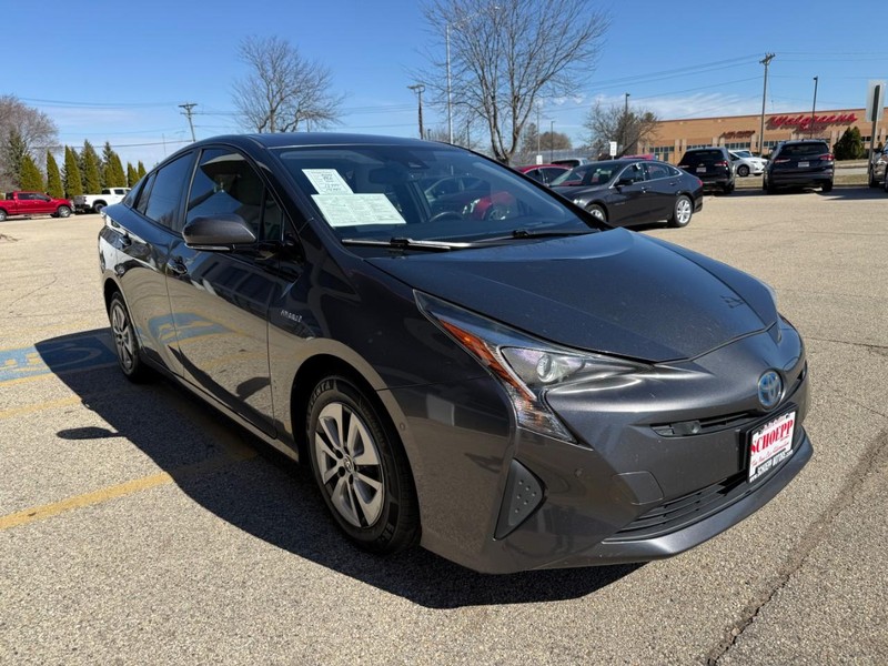 Toyota Prius Vehicle Image 05