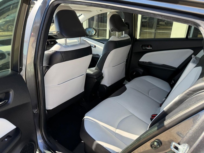 Toyota Prius Vehicle Image 20