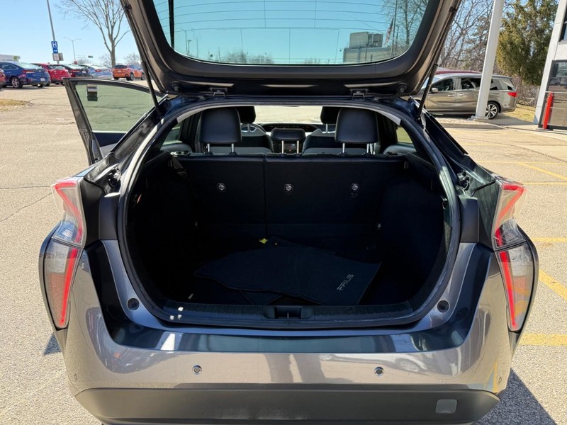 Toyota Prius Vehicle Image 21