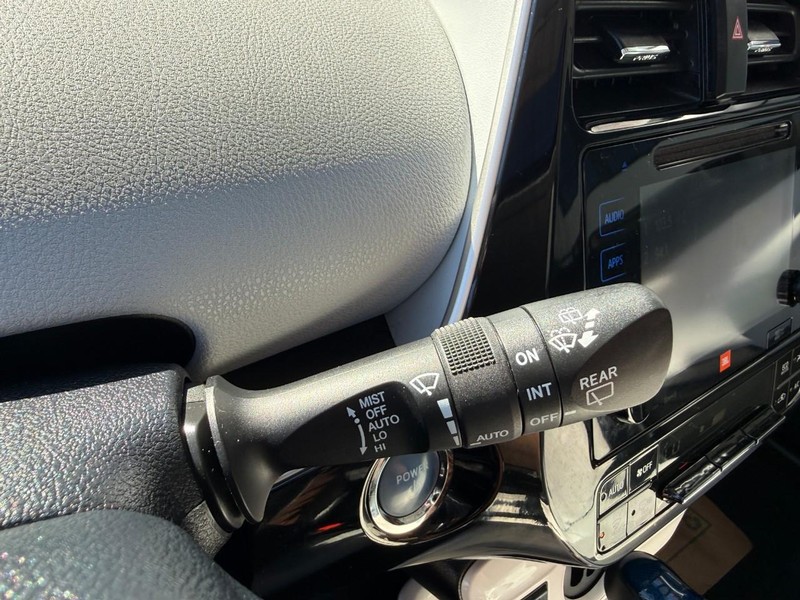 Toyota Prius Vehicle Image 33