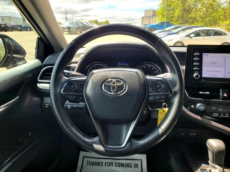 Toyota Camry Vehicle Image 09