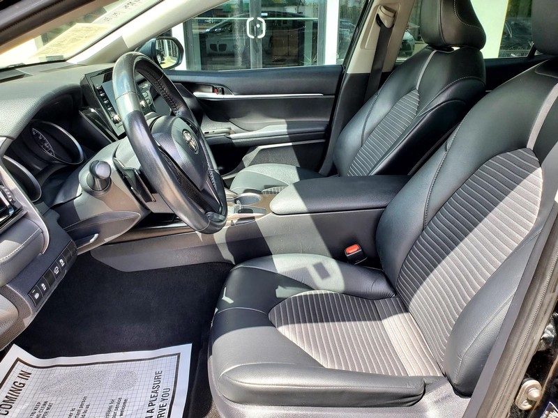Toyota Camry Vehicle Image 11