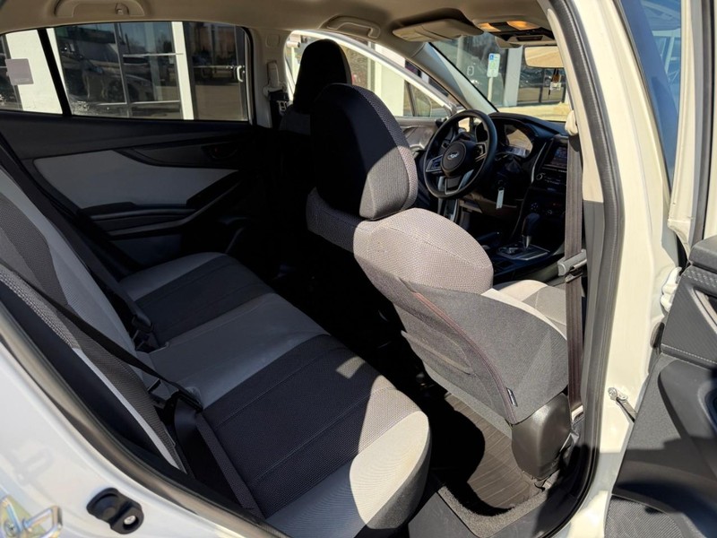 Subaru Crosstrek Vehicle Image 21