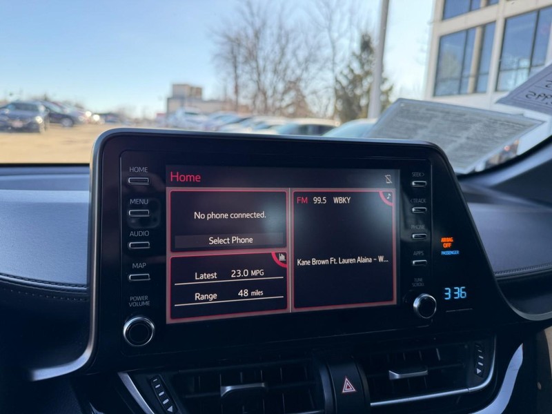 Toyota C-HR Vehicle Image 25