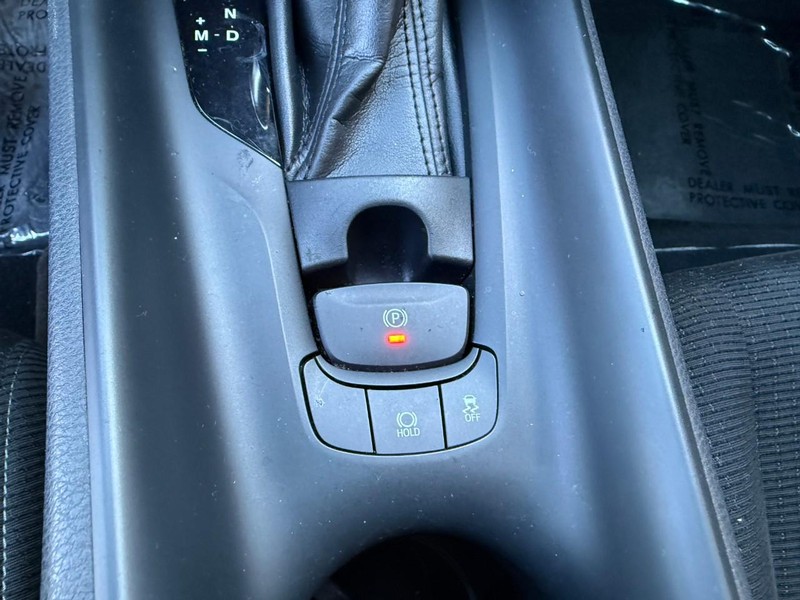 Toyota C-HR Vehicle Image 29