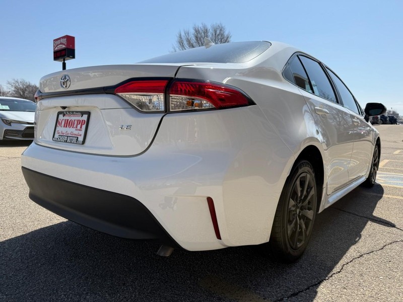 Toyota Corolla Vehicle Image 09