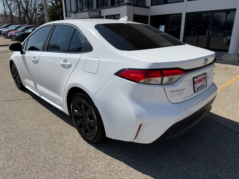 Toyota Corolla Vehicle Image 12