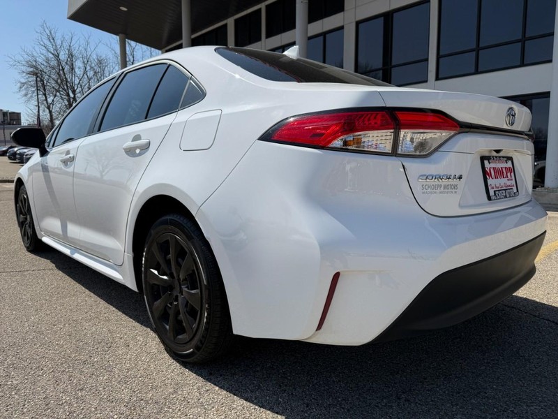 Toyota Corolla Vehicle Image 13