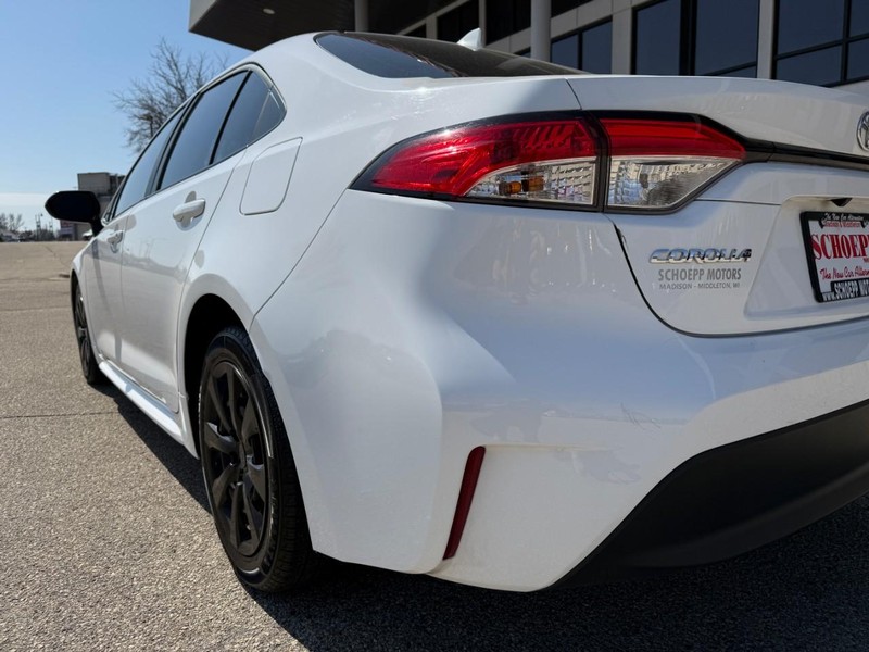 Toyota Corolla Vehicle Image 14