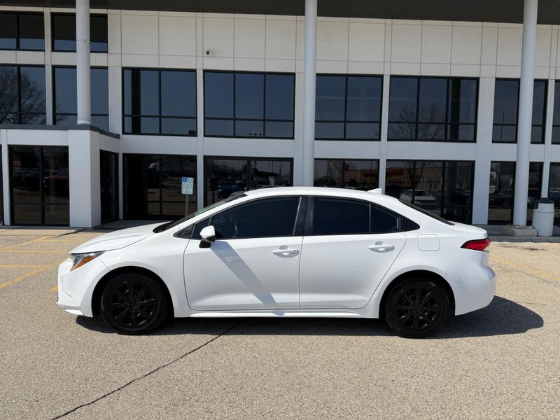 Toyota Corolla Vehicle Image 15