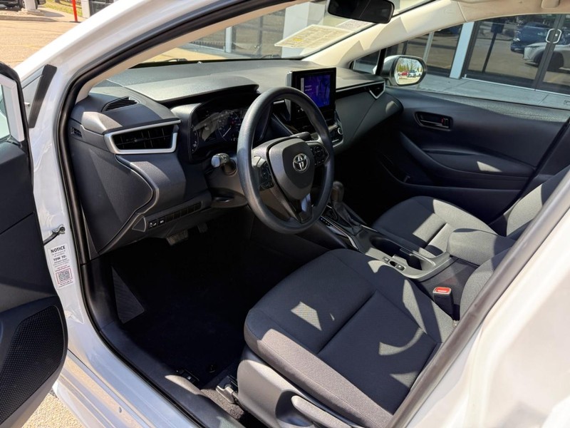 Toyota Corolla Vehicle Image 17