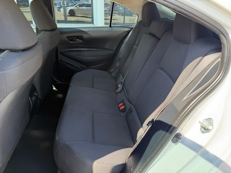 Toyota Corolla Vehicle Image 18