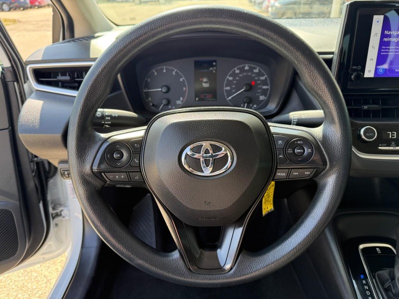 Toyota Corolla Vehicle Image 25