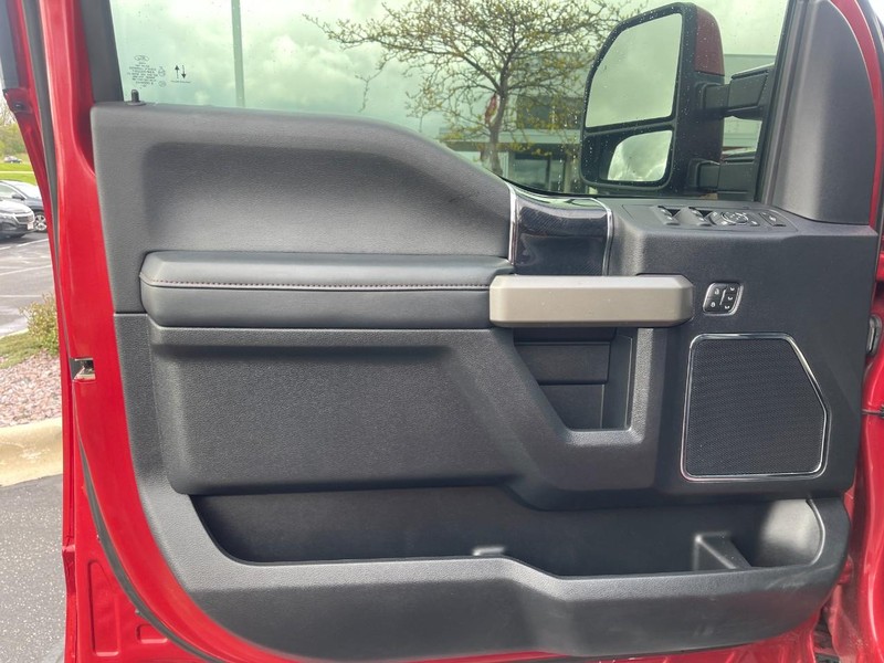 Ford Super Duty F-250 SRW Vehicle Image 15