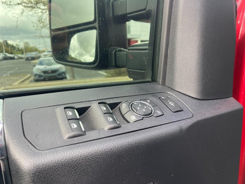 Ford Super Duty F-250 SRW Vehicle Image 17