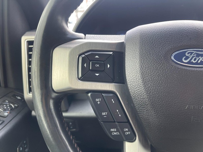 Ford Super Duty F-250 SRW Vehicle Image 21
