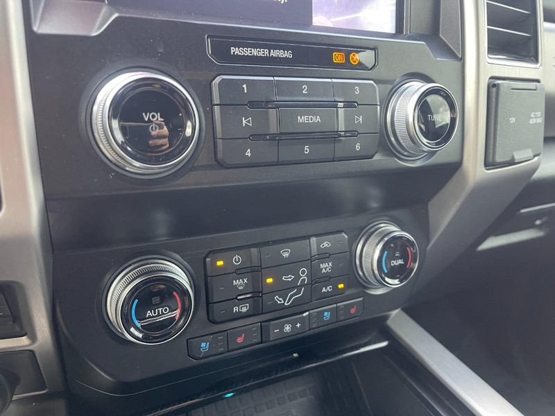 Ford Super Duty F-250 SRW Vehicle Image 28