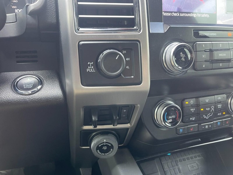 Ford Super Duty F-250 SRW Vehicle Image 31