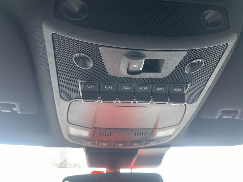 Ford Super Duty F-250 SRW Vehicle Image 32