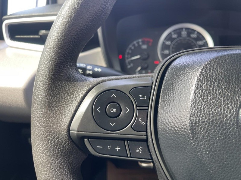 Toyota Corolla Vehicle Image 12