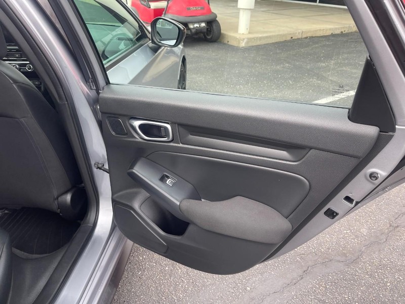 Honda Civic Hatchback Vehicle Image 10